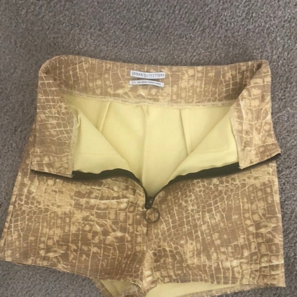 Urban Outfitters High Waist Faux Suede Cruelty Free Zip Front Pin Up Shorts Sz S - Picture 5 of 16